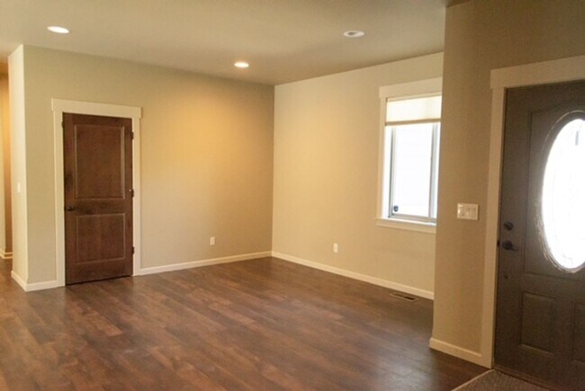 Foto del edificio - 1722 Brambling Brae Ln