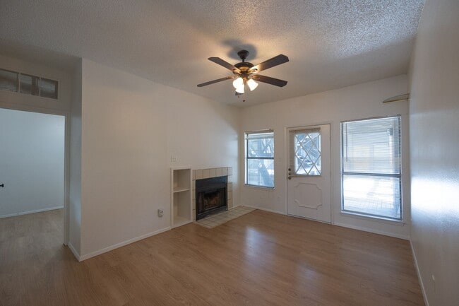 Building Photo - PRE-LEASE 2025/2026: ONE MONTH FREE!!! Opt...