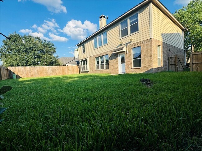 Foto del edificio - 931 Sierra Springs Ln