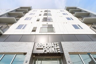 Interior Photo - Graduate Pointe