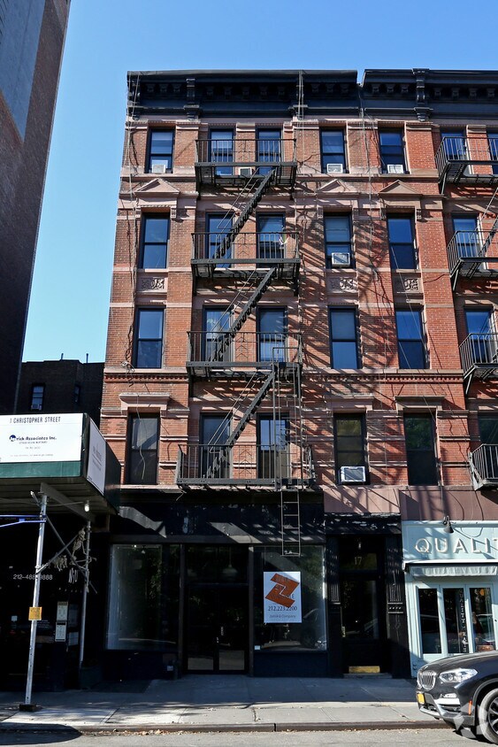 Building Photo - 17 Greenwich Ave