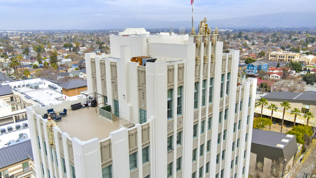 Foto del edificio - Vintage Tower