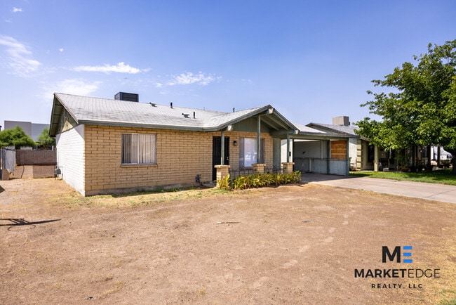 Building Photo - 3Bed/1.5Bath at 51st Ave/McDowell! $1299 M...