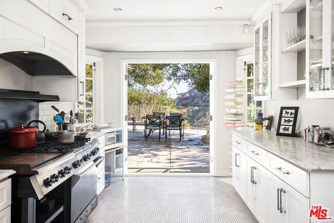 Foto del edificio - 2200 Outpost Dr