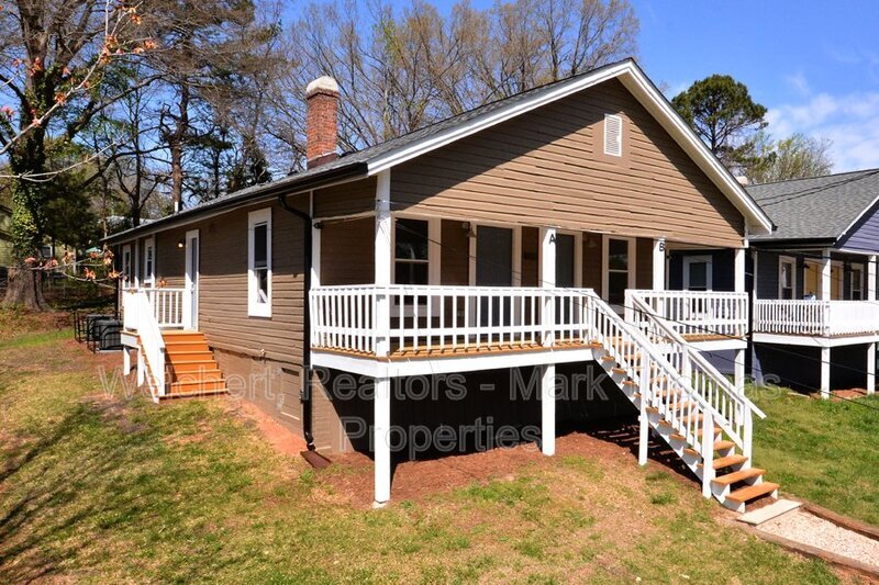 Primary Photo - 1032 Cornell St