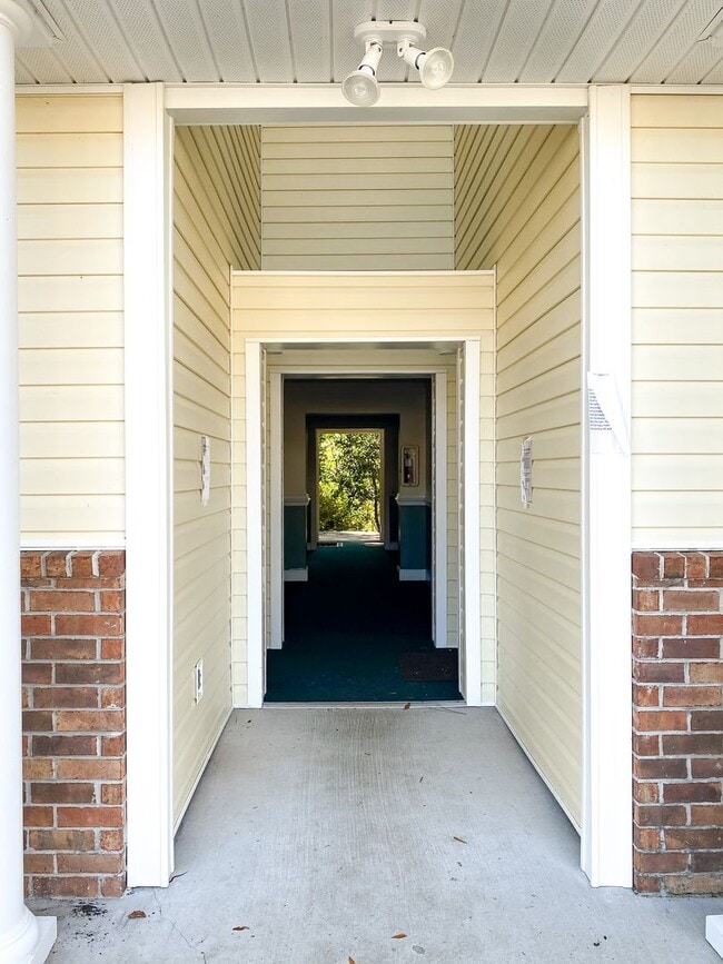 Building Photo - Sterling Pointe - Murrells Inlet