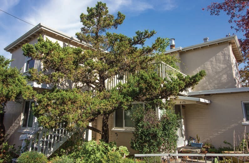 Primary Photo - 424-426 Woodland Ave