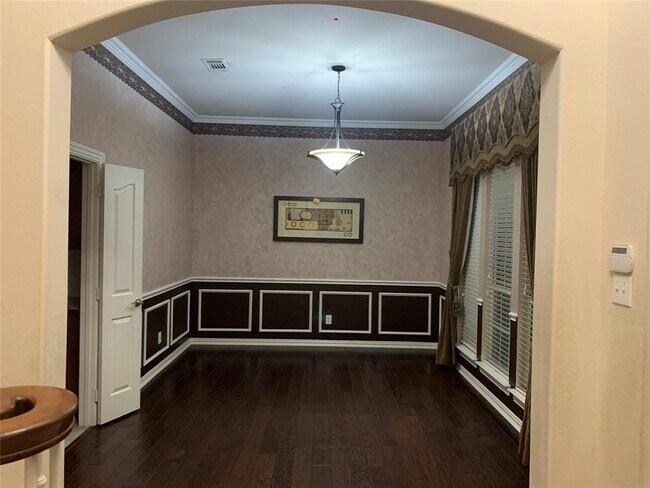 Foto del edificio - 5616 Glenview Ln
