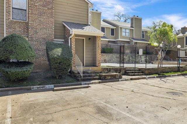 Building Photo - 2117 Park Willow Ln