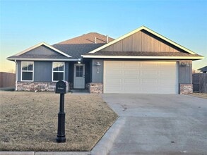 Building Photo - 516 Horizon Dr