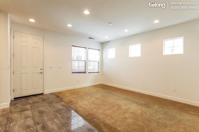 Foto del edificio - 1591 Sylvia St