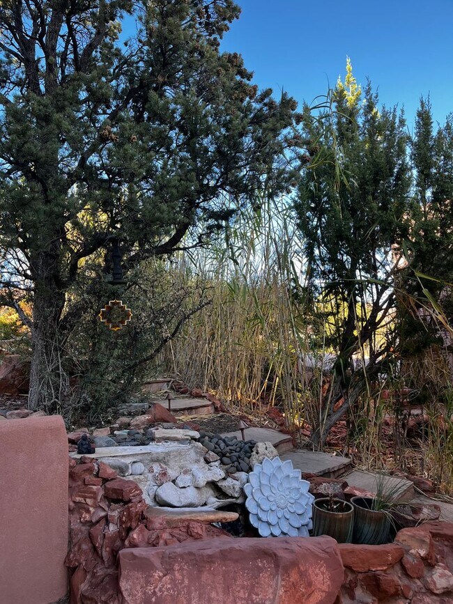 Building Photo - Unfurnished, 1-year long-term rental - Pro...