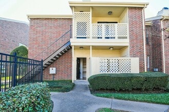 Building Photo - 2121 El Paseo St