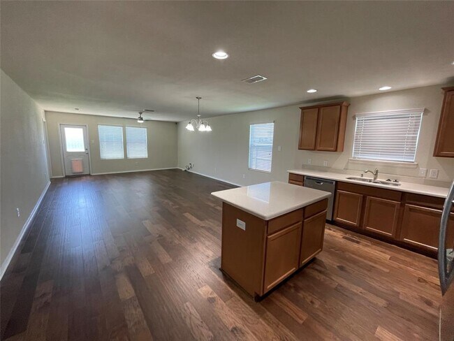 Foto del edificio - 1000 Rivers Creek Ln