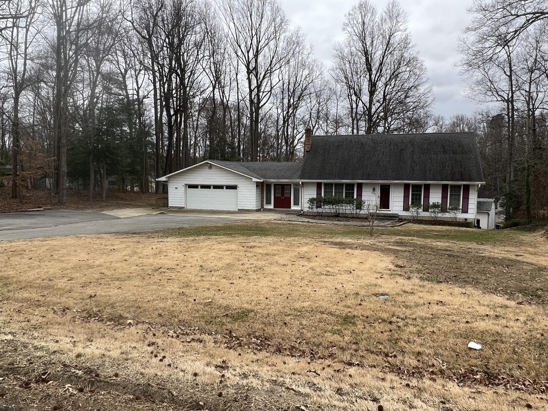 5747 Oakcrest Dr, Saint Leonard, MD 20685 Townhome Rentals in Saint Leonard MD