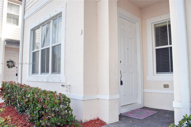 Building Photo - 153 SE 28th Ave
