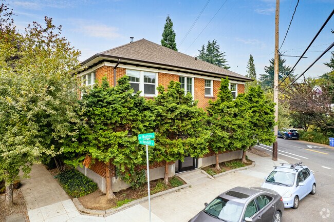Building Photo - Chasselton Condominiums