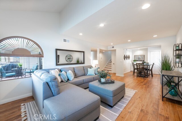 Foto principal - 21620 Burbank Blvd
