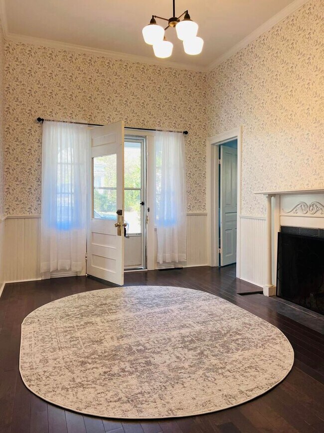 Foto del edificio - Charming home, gourmet kitchen, and large backyard in Oxford