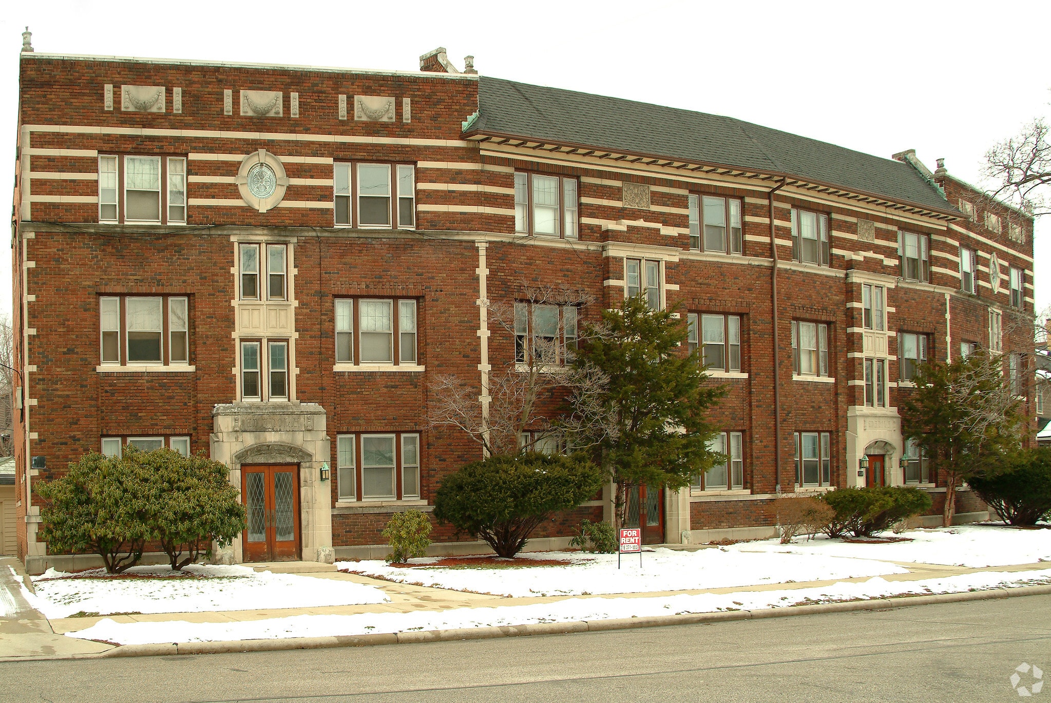 Edanola Apartments – photo 2