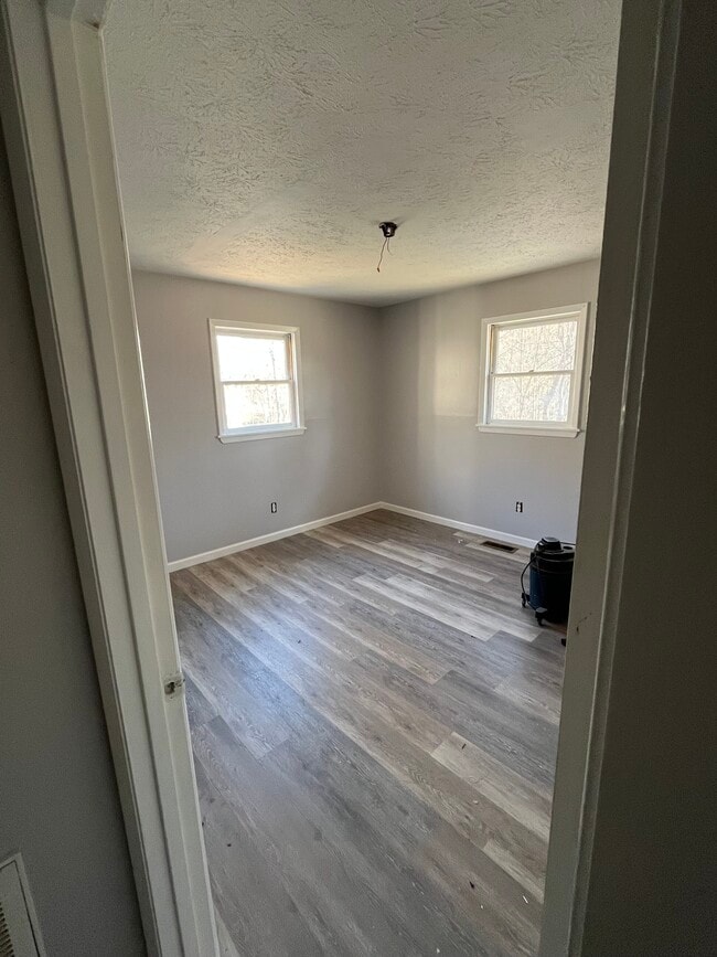 Building Photo - 267 Bryson Rd