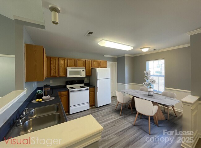 Foto del edificio - 6421 Sunman Rd