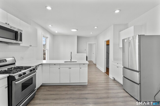 Foto del edificio - 394 Gregory St