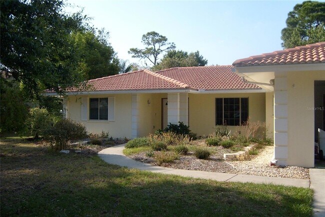 Building Photo - 1876 Mid Ocean Cir