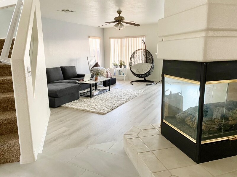 Foto del edificio - 929 Plantain Lily Ave