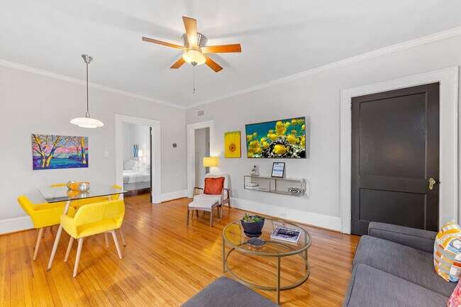 Foto del edificio - 800 Magnolia Ave