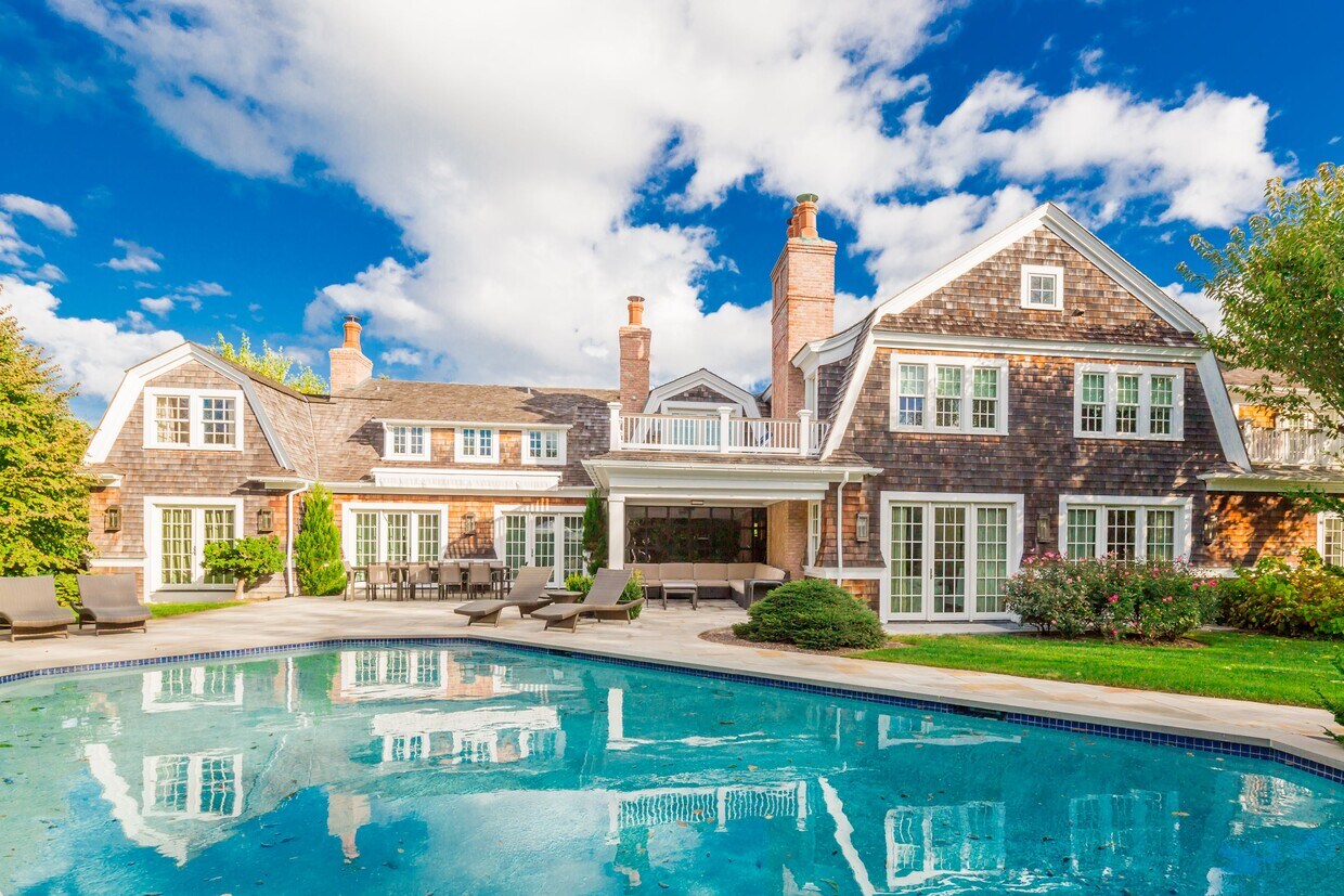 231 Flying Point Rd, Southampton, NY 11968 House Rental in Southampton, NY