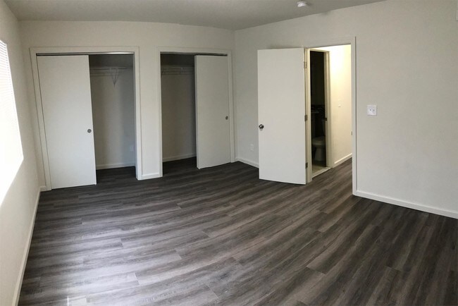 Foto del edificio - 240 LB Elmwood LLC - 2