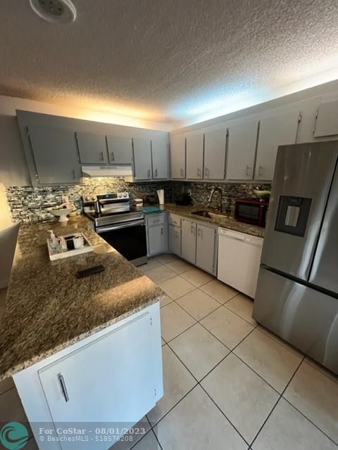 Foto del edificio - 6444 Red Pine Ln