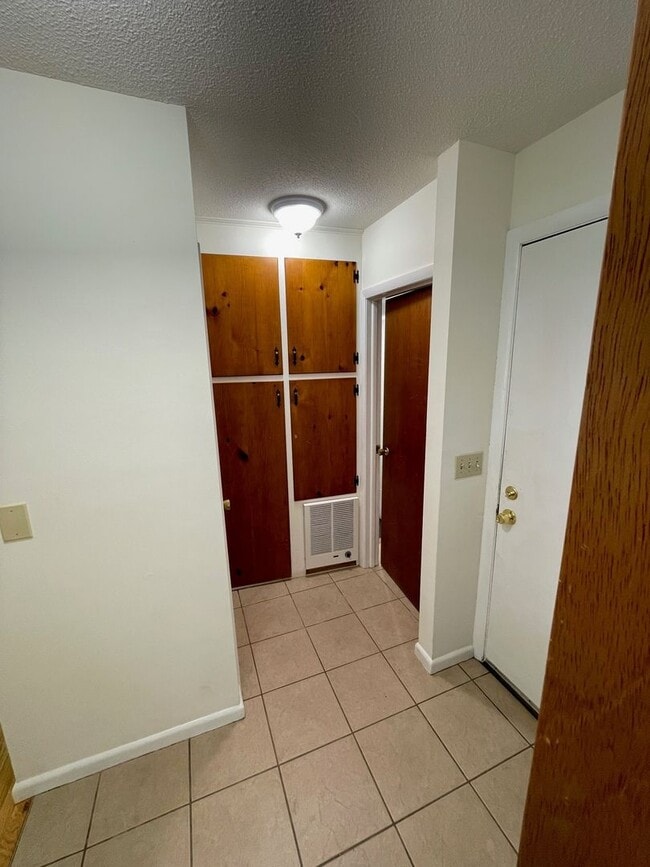 Building Photo - 20 A St