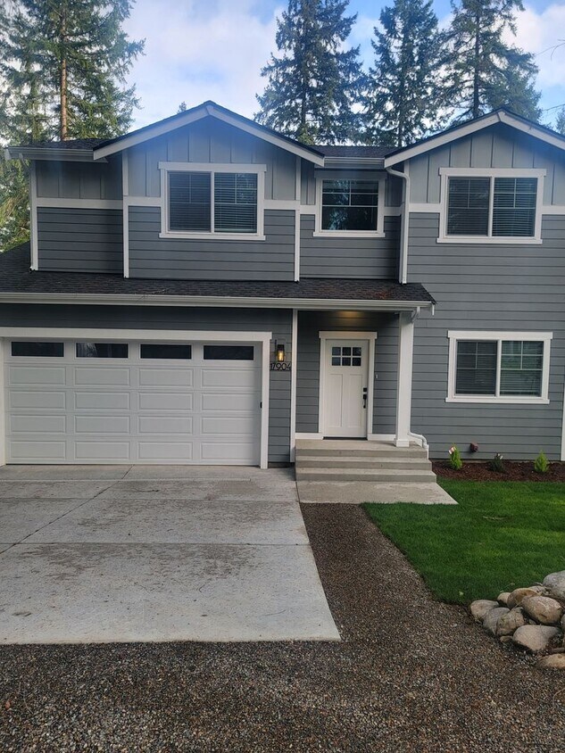 Foto principal - New Construction in Yelm's Clearwood Gated Community