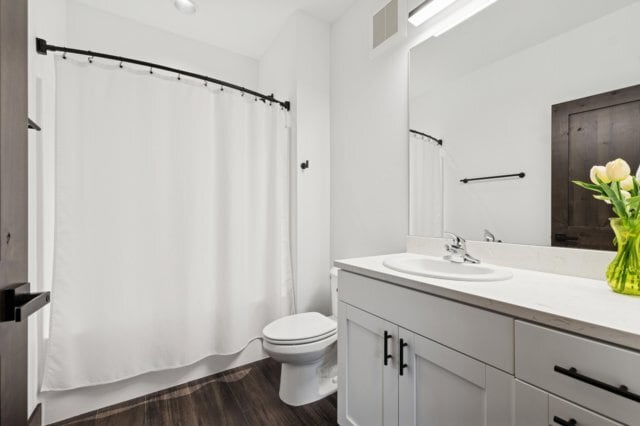 Building Photo - 1010 Baker Ave