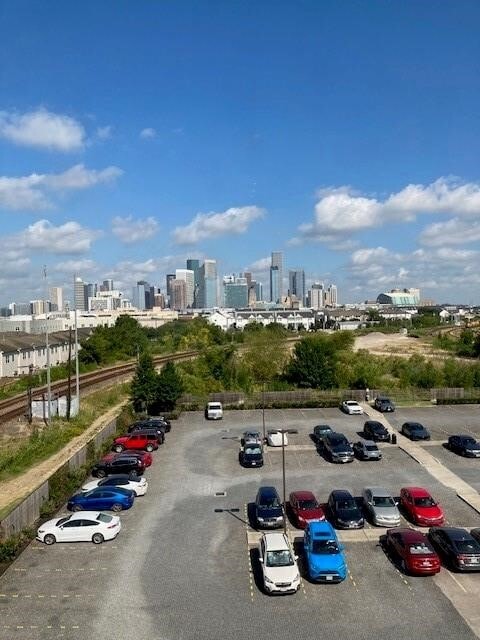 Building Photo - 806 Sampson St