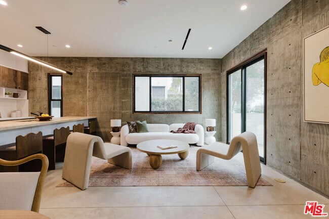Foto del edificio - 2855 S Sycamore Ave
