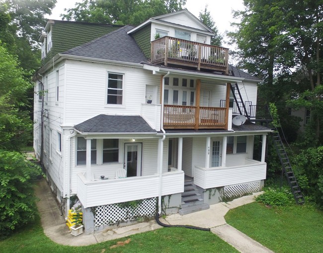 Building Photo - Roland Park Apartments