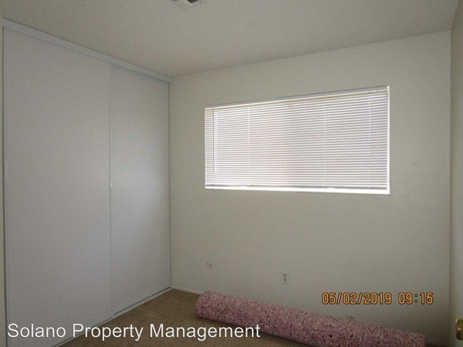 Building Photo - 3 br, 1.5 bath House - 109 El Verano Ct.
