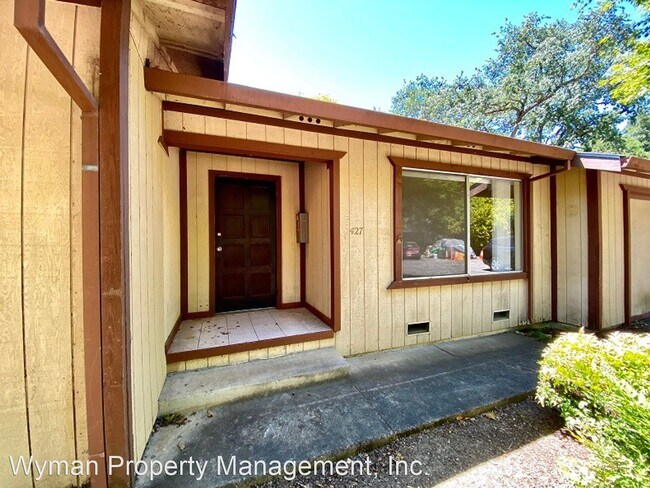 Building Photo - 425-429 Coffield Ave