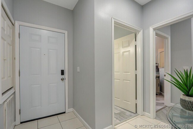 Foto del edificio - 8031 Carnoustie Pl