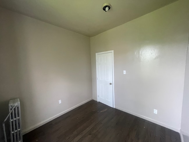 Photo - 636 Sheffield Ave Apartment