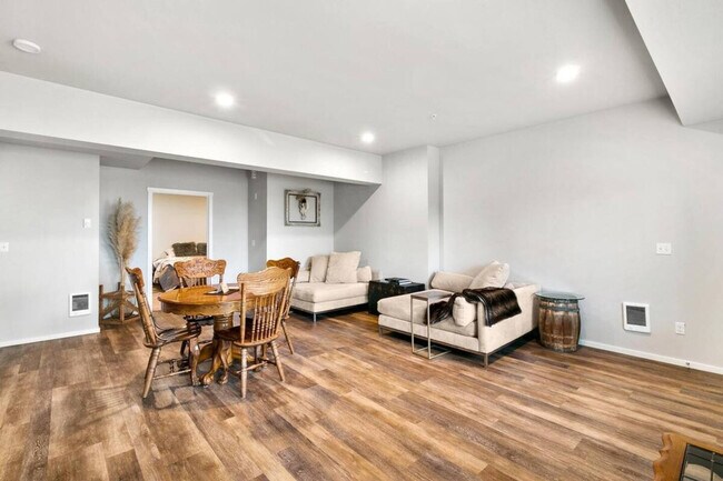 Foto del edificio - 624 E 32nd St