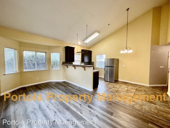 Building Photo - 3 br, 2 bath House - 126 Hunolt St. #A