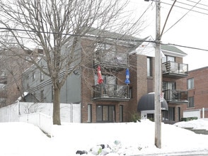 Building Photo - 3060 Barclay Av