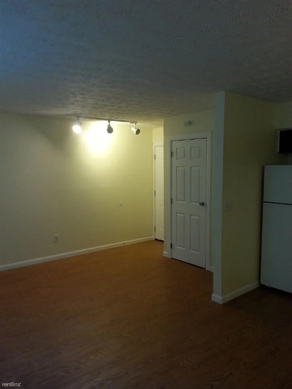 Building Photo - 1725 Watson Rd SE