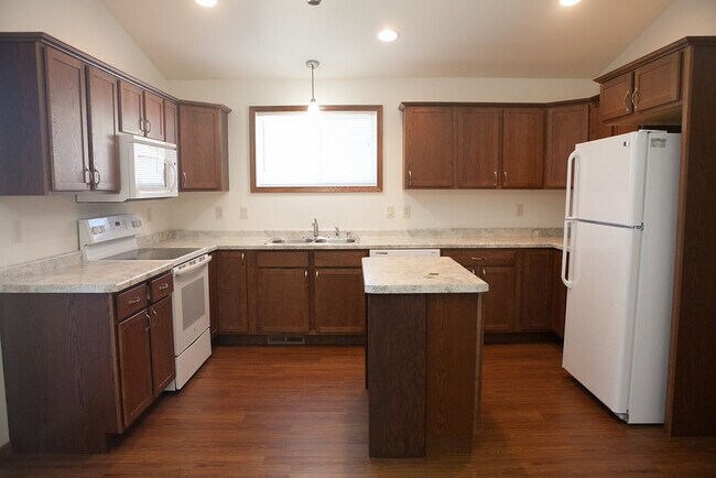 Foto del edificio - 602 Tamarack Trail