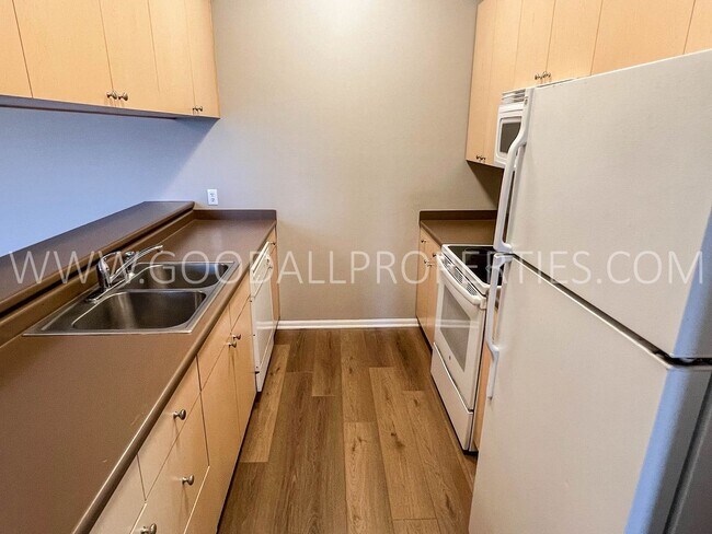 Foto del edificio - Spacious 3-Bedroom, 2-Bath Condo in the Heart of Ankeny