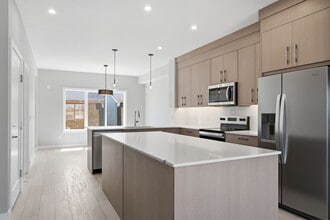 Building Photo - 9917 Huxbury Dr NE